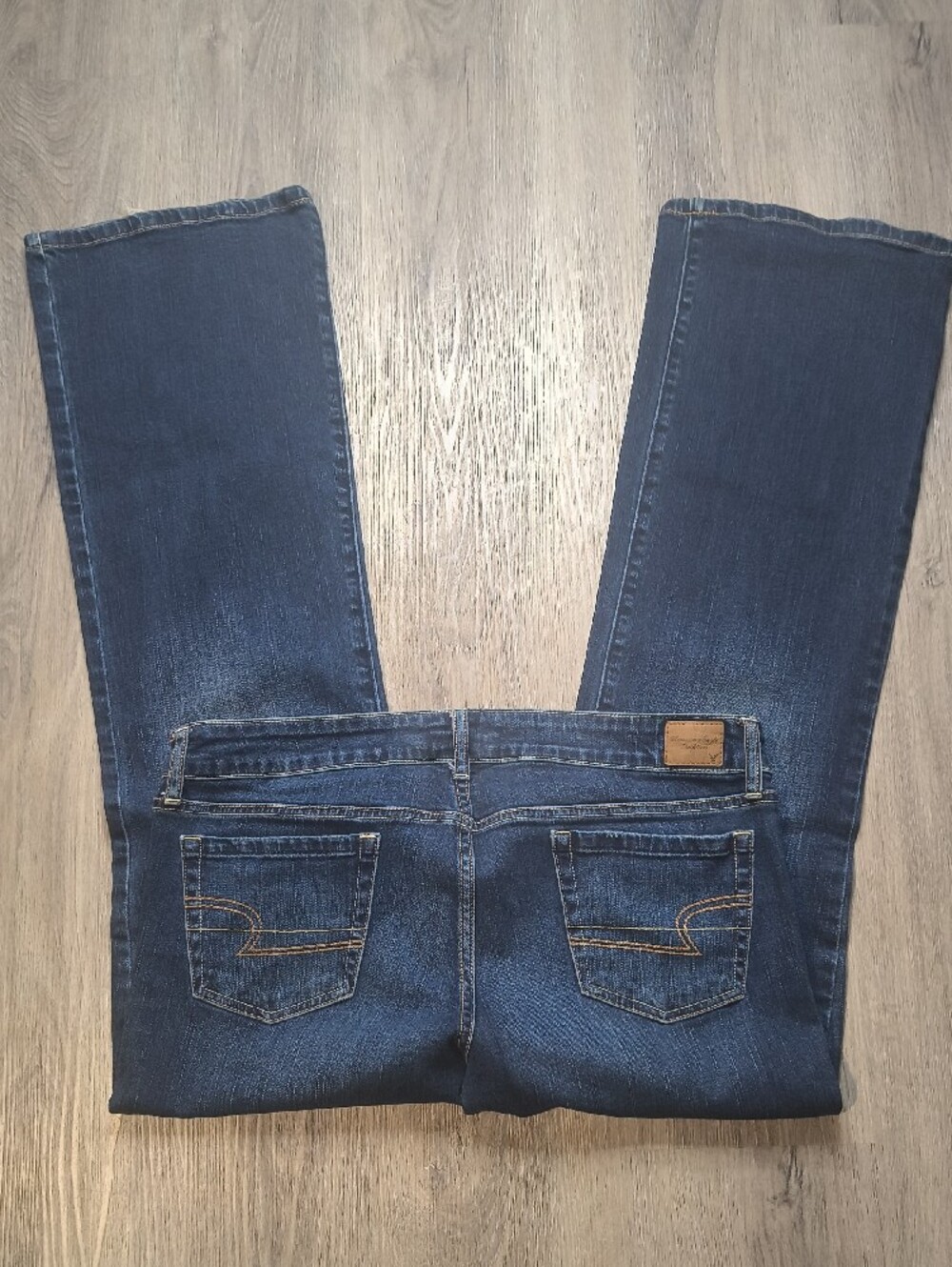 American Eagle Outfitters Women’s Faded Blue Flare Jeans 816 - Picture 2 of 11